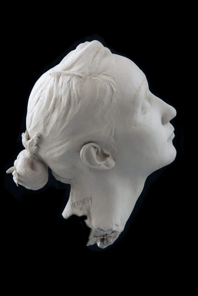 CLAIRE - Image 2