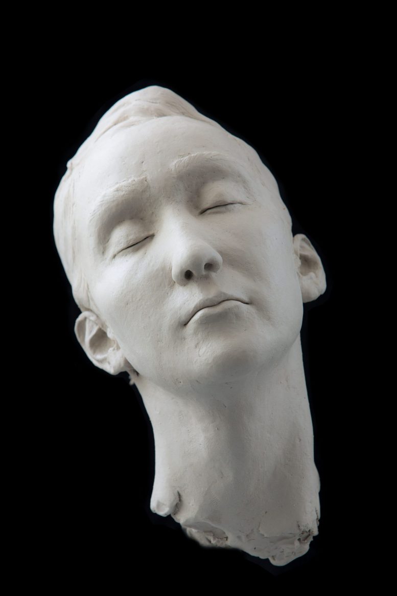 CLAIRE - Image 3