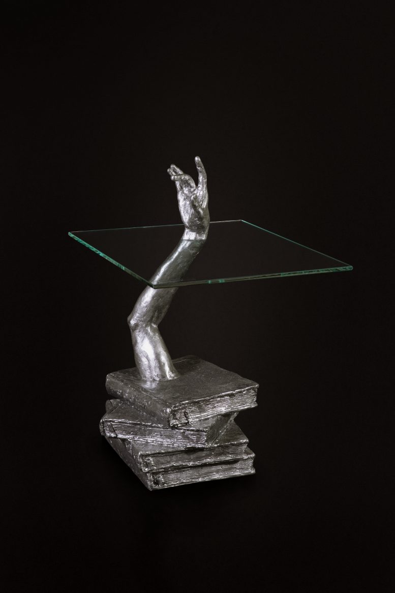 HAND TABLE